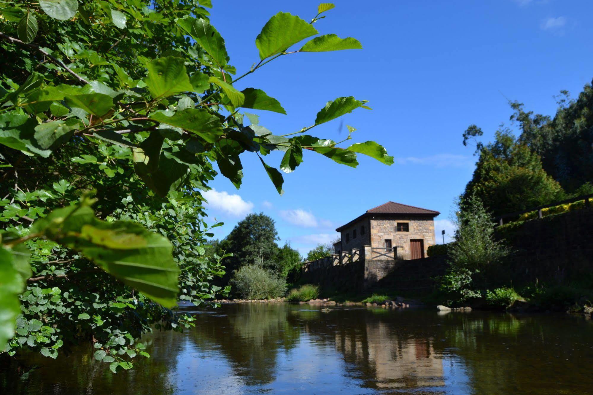 Hotel Termas De Liérganes Exteriör bild